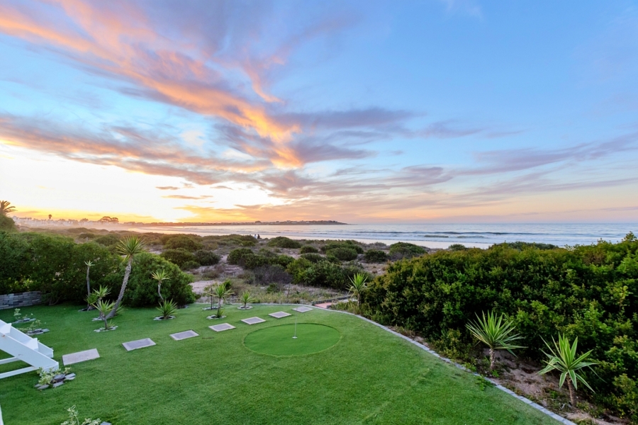 5 Bedroom Property for Sale in Golden Mile Western Cape